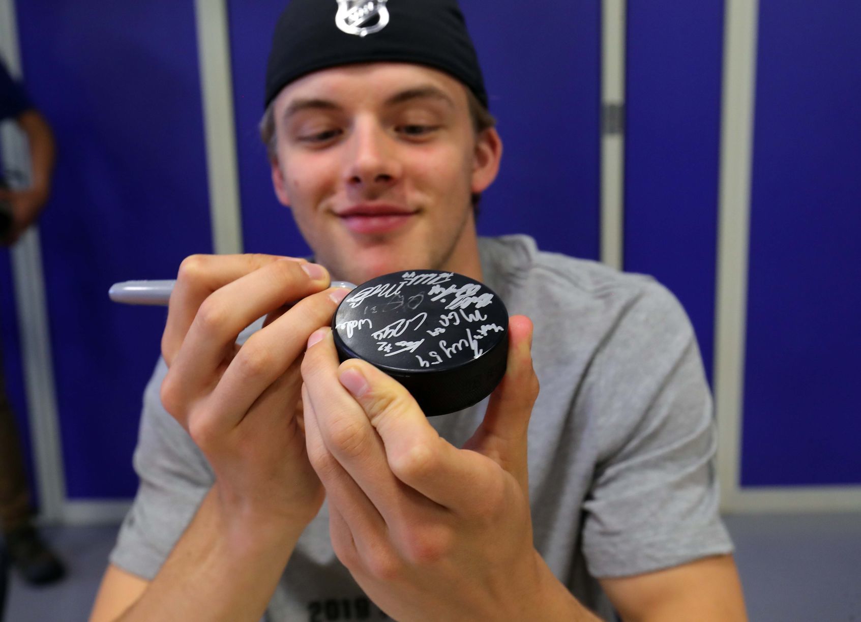 Philadelphia Flyers prospects sign autographs and play volleyball